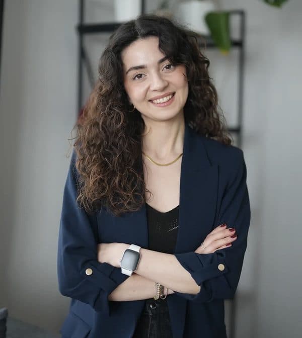 Ela Kantarci - Sanatin Rotasi Kurucu ve Kreatif Direktor